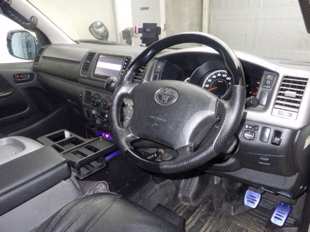 TOYOTA REGIUS ACE