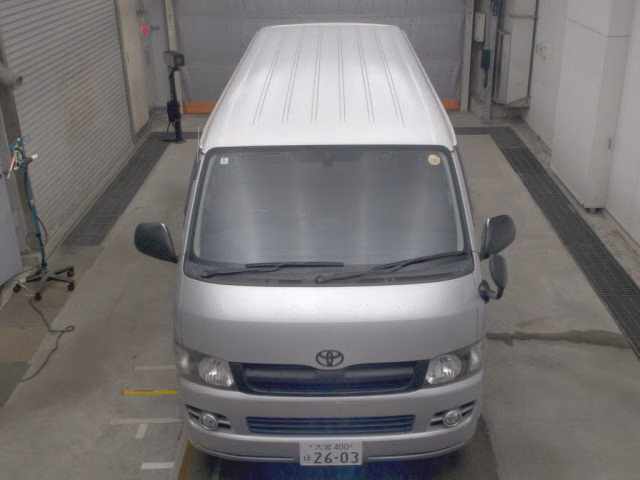 TOYOTA REGIUS ACE