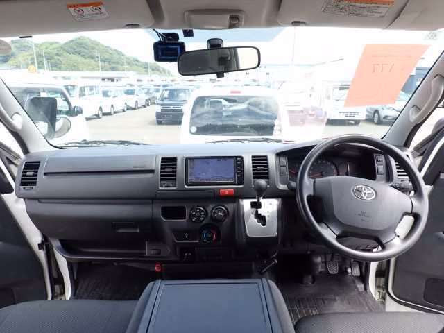 TOYOTA REGIUS ACE