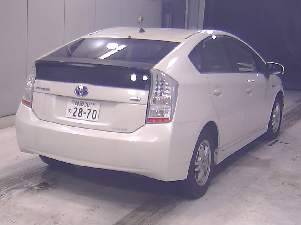 TOYOTA PRIUS