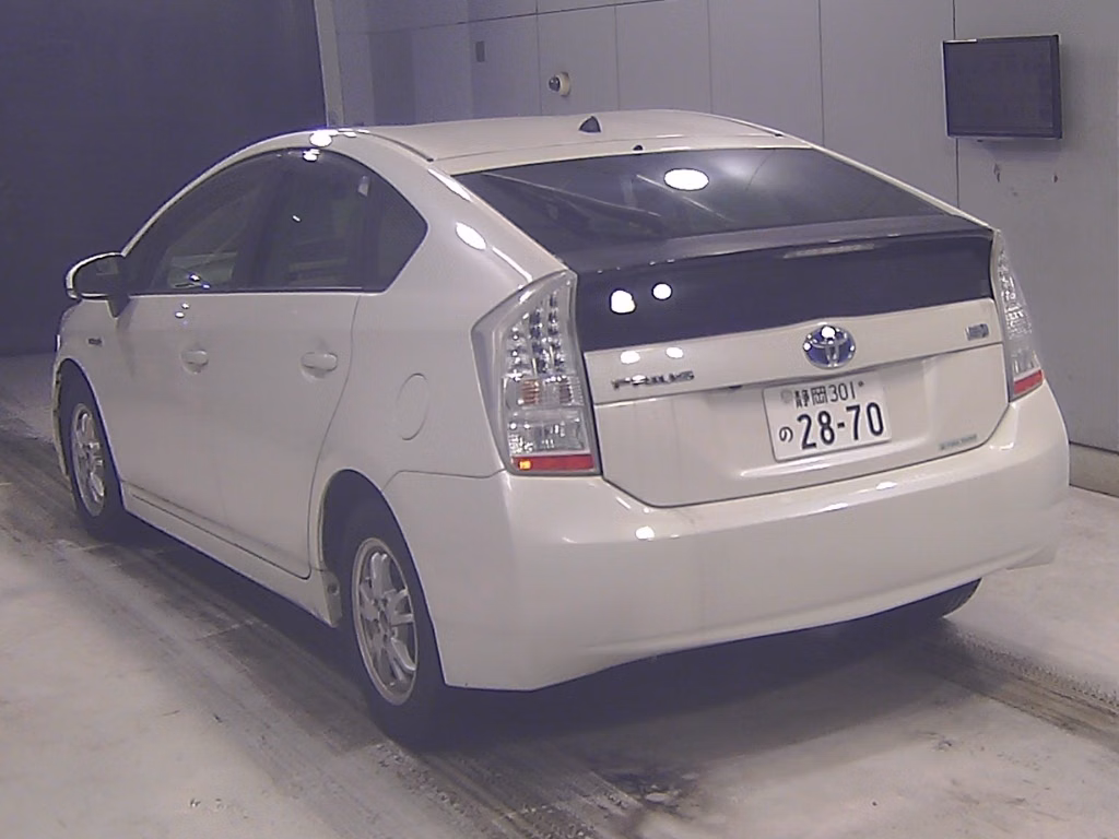 TOYOTA PRIUS