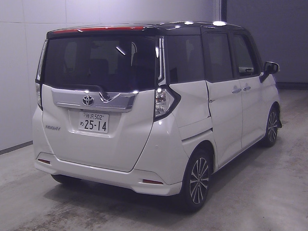 TOYOTA ROOMY