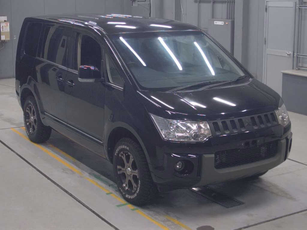 MITSUBISHI DELICA D:5