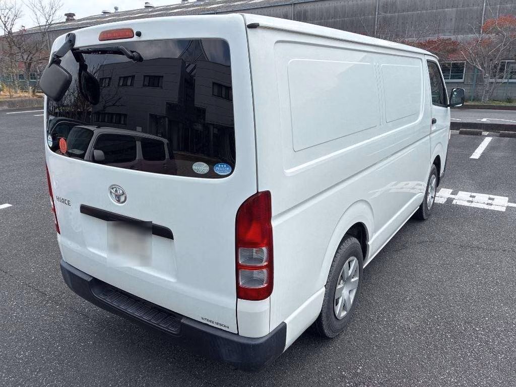TOYOTA REGIUS ACE