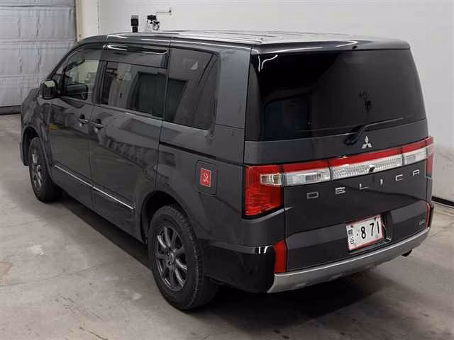 MITSUBISHI DELICA D:5