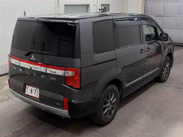 MITSUBISHI DELICA D:5