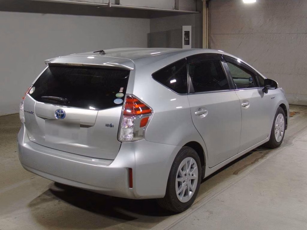 TOYOTA PRIUS ALPHA