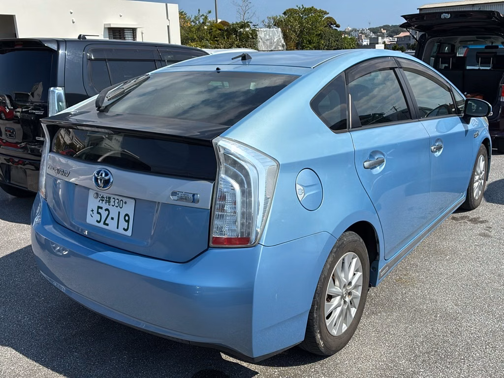 TOYOTA PRIUS