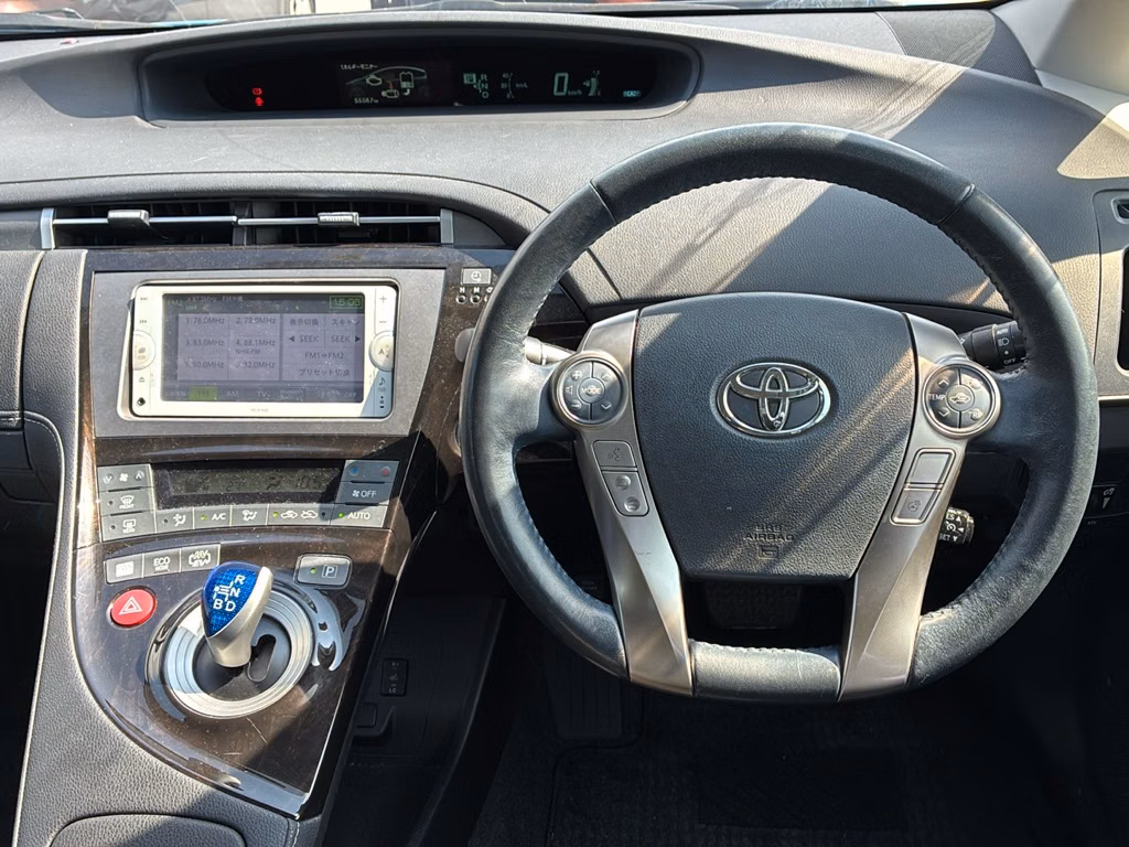 TOYOTA PRIUS