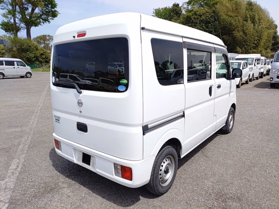 NISSAN NV100 CLIPPER