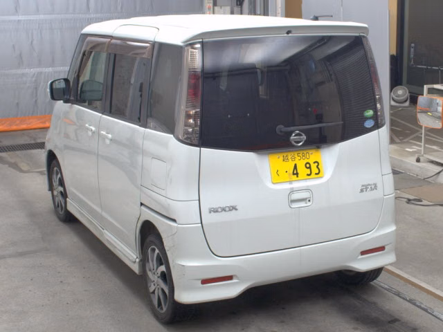 NISSAN ROOX