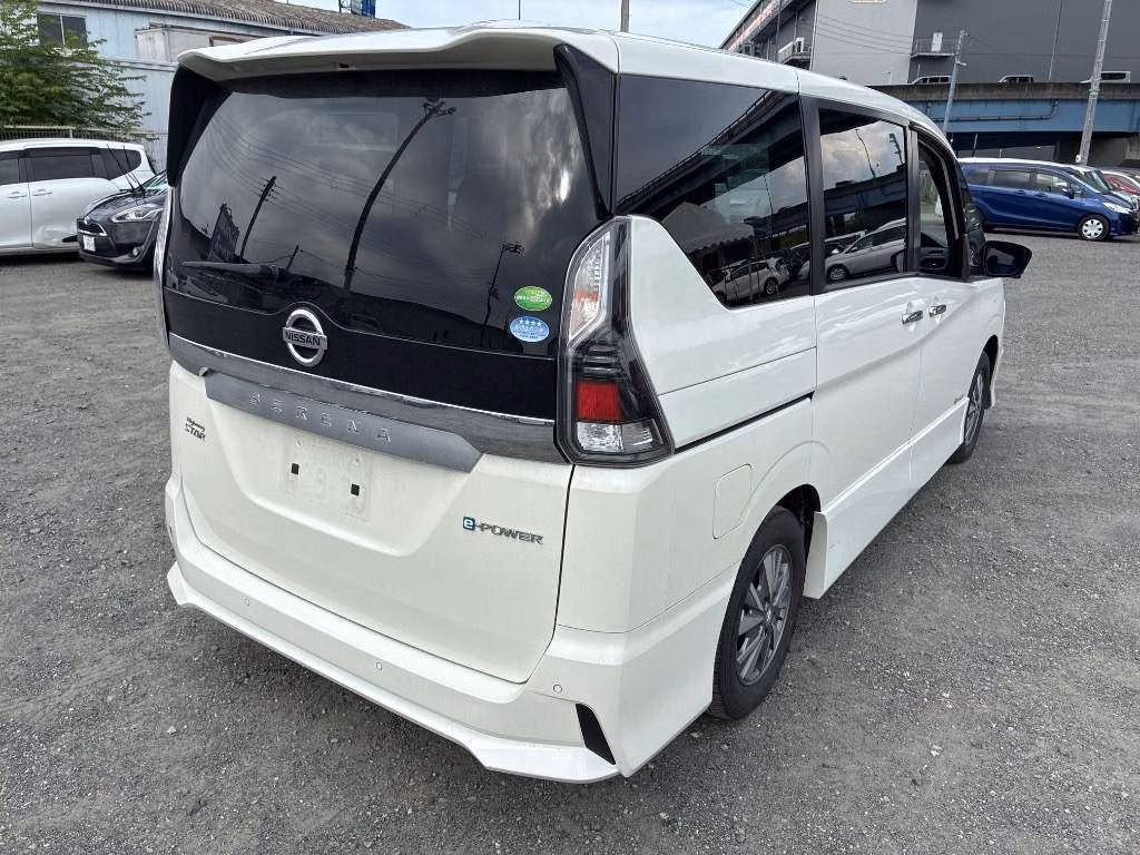 NISSAN SERENA