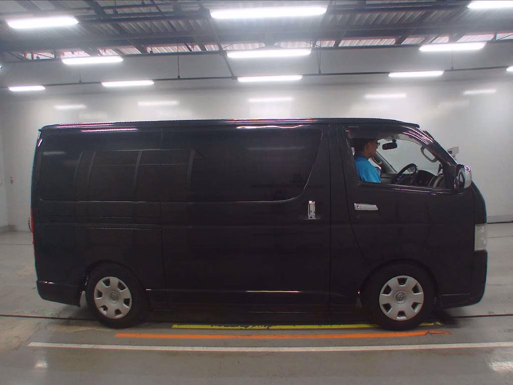 TOYOTA REGIUS ACE