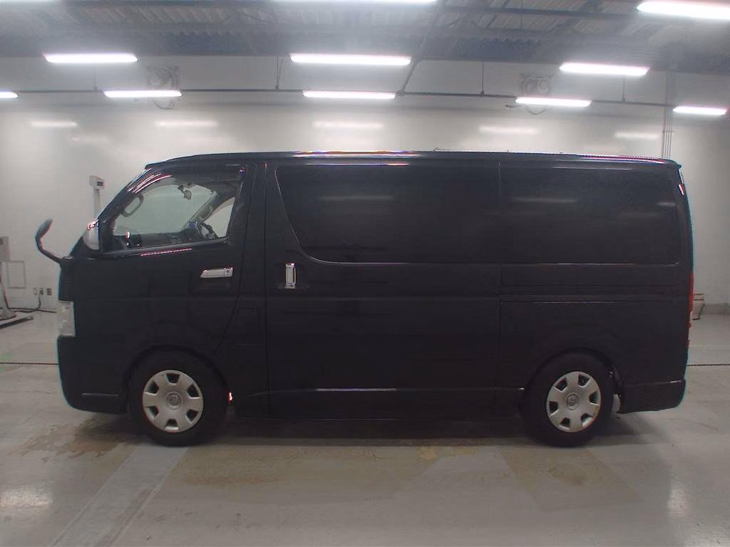 TOYOTA REGIUS ACE