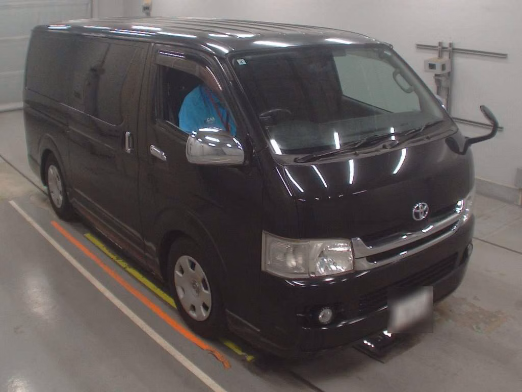 TOYOTA REGIUS ACE