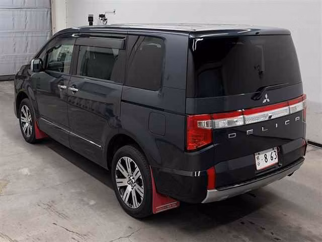 MITSUBISHI DELICA D:5