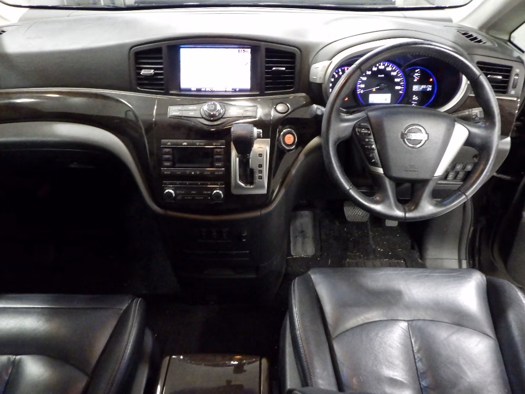NISSAN ELGRAND