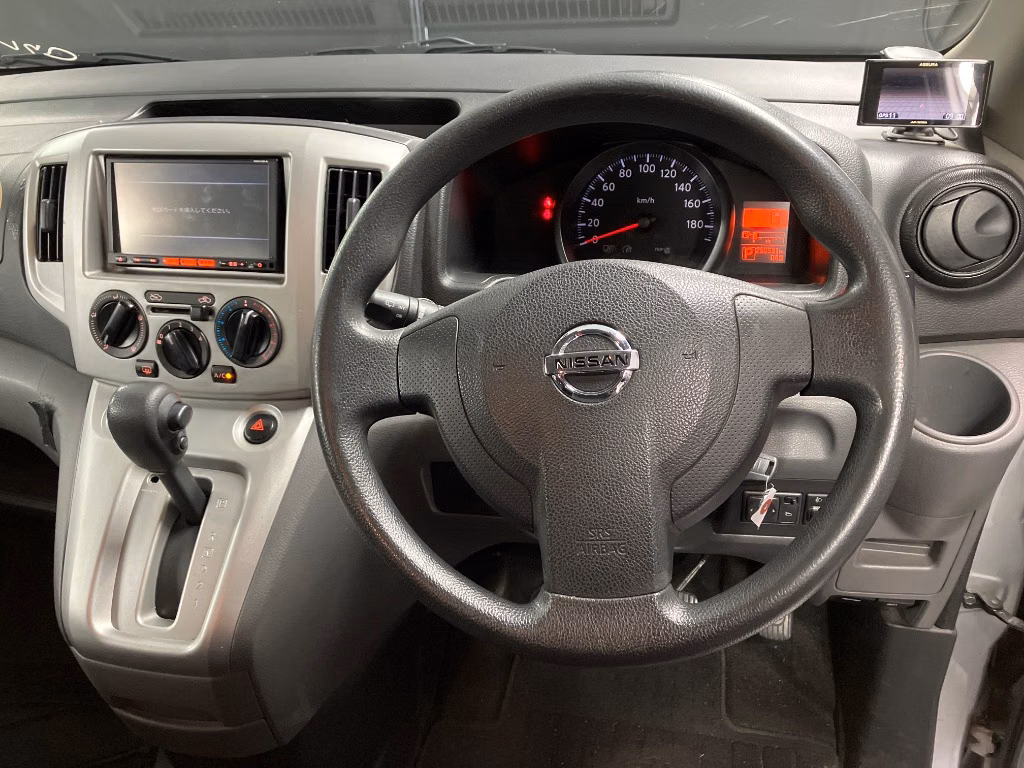 NISSAN NV200