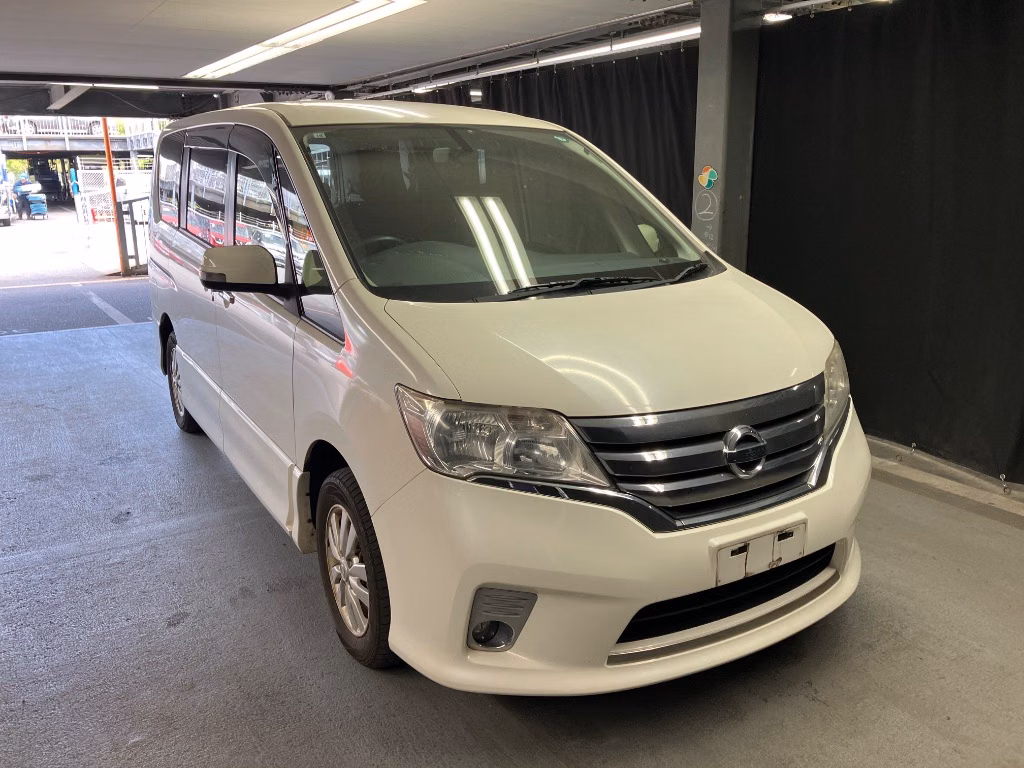 NISSAN SERENA