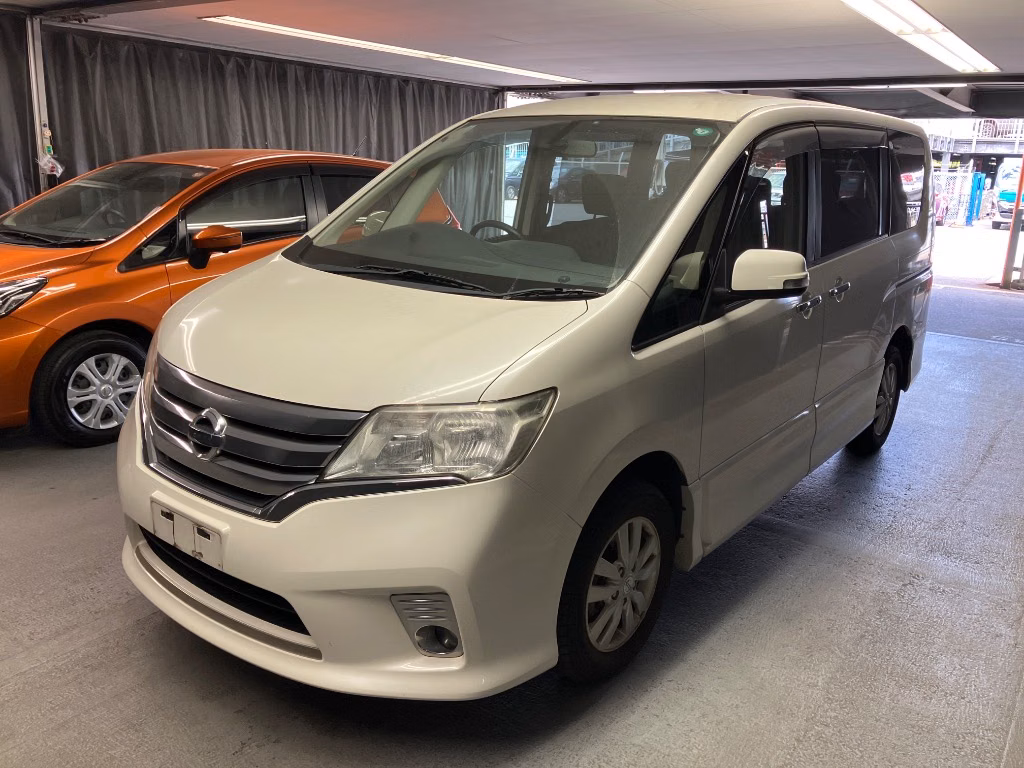 NISSAN SERENA