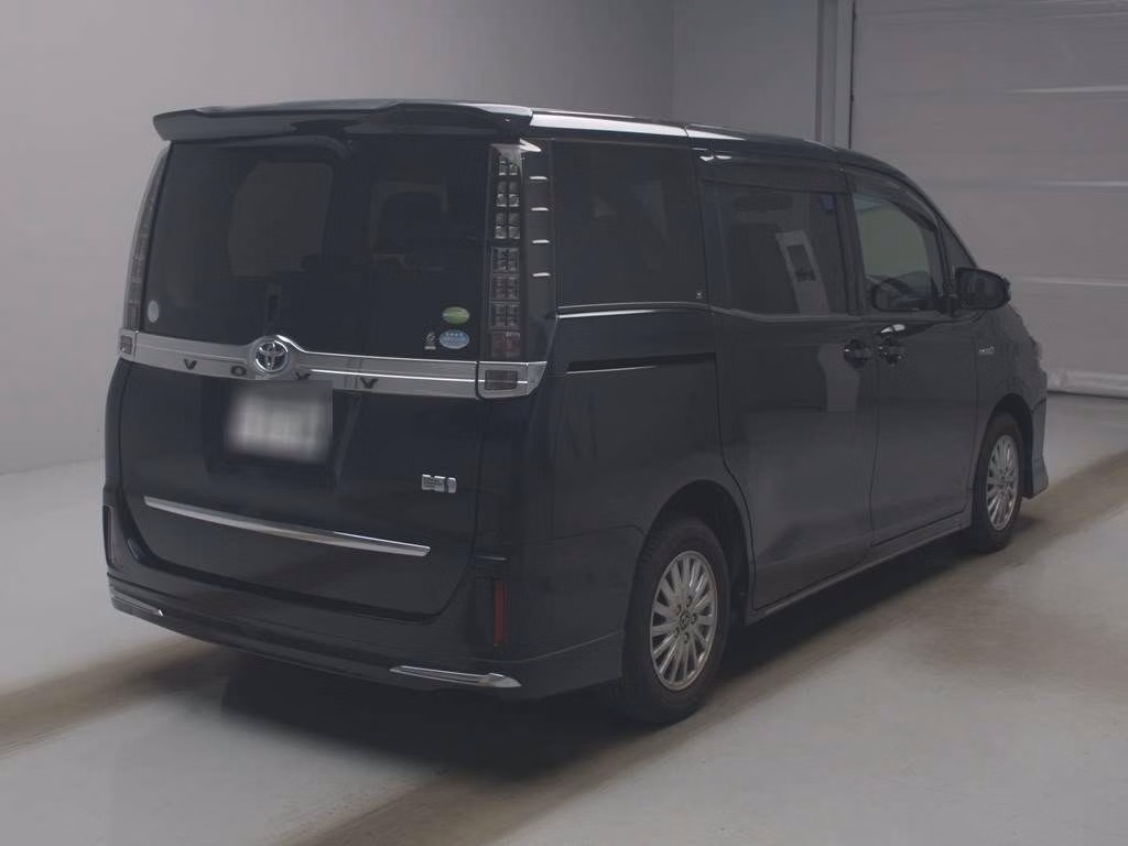 TOYOTA VOXY