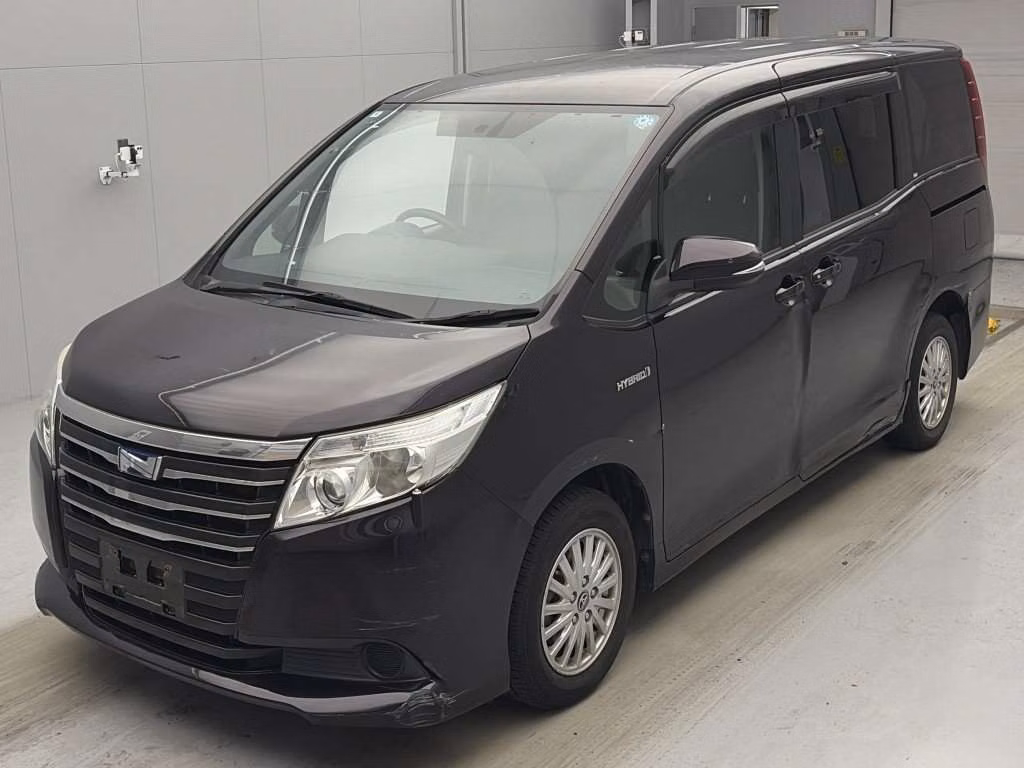 TOYOTA NOAH