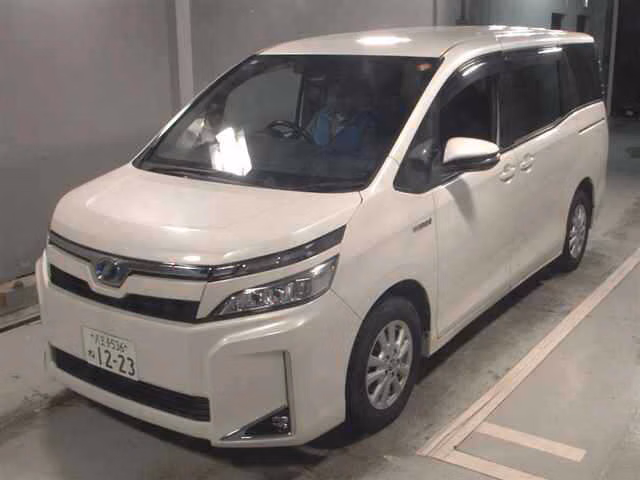 TOYOTA VOXY