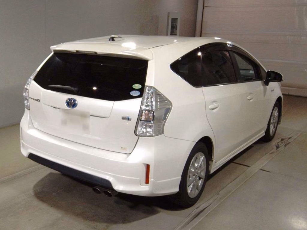 TOYOTA PRIUS ALPHA