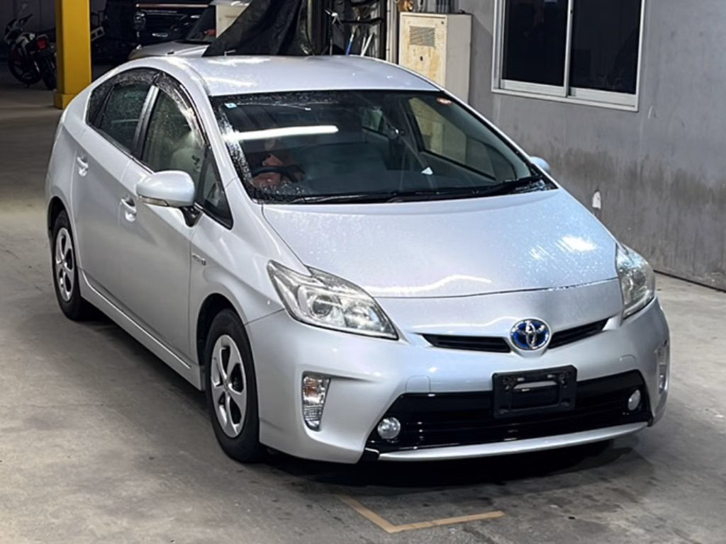 TOYOTA PRIUS