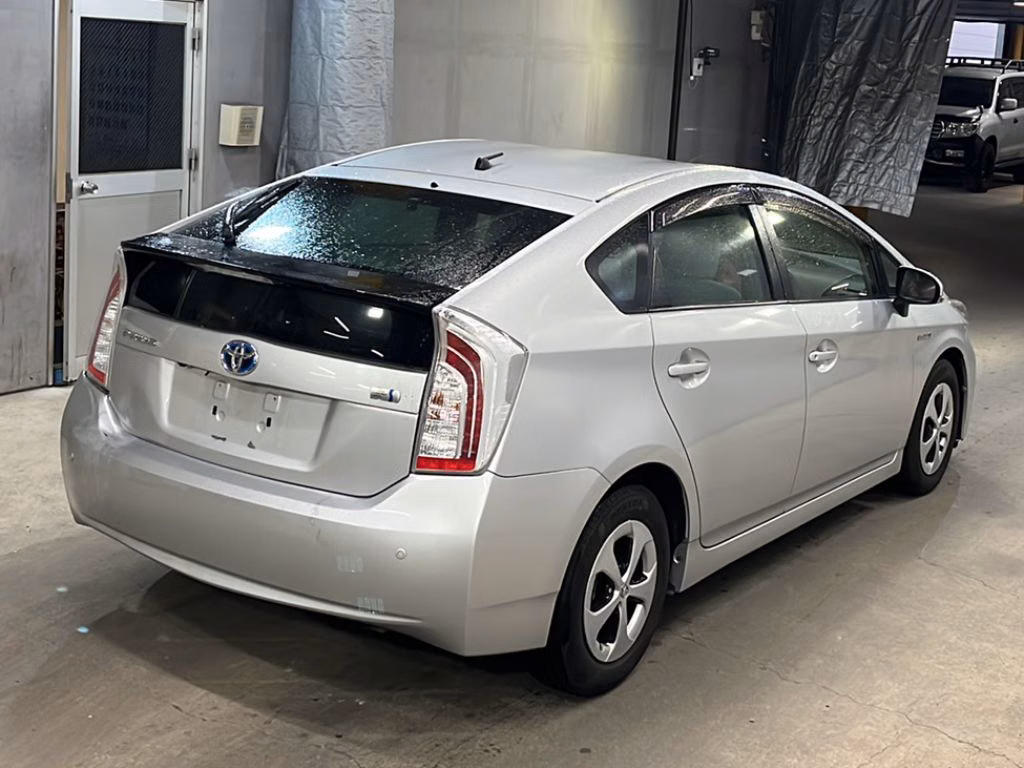 TOYOTA PRIUS