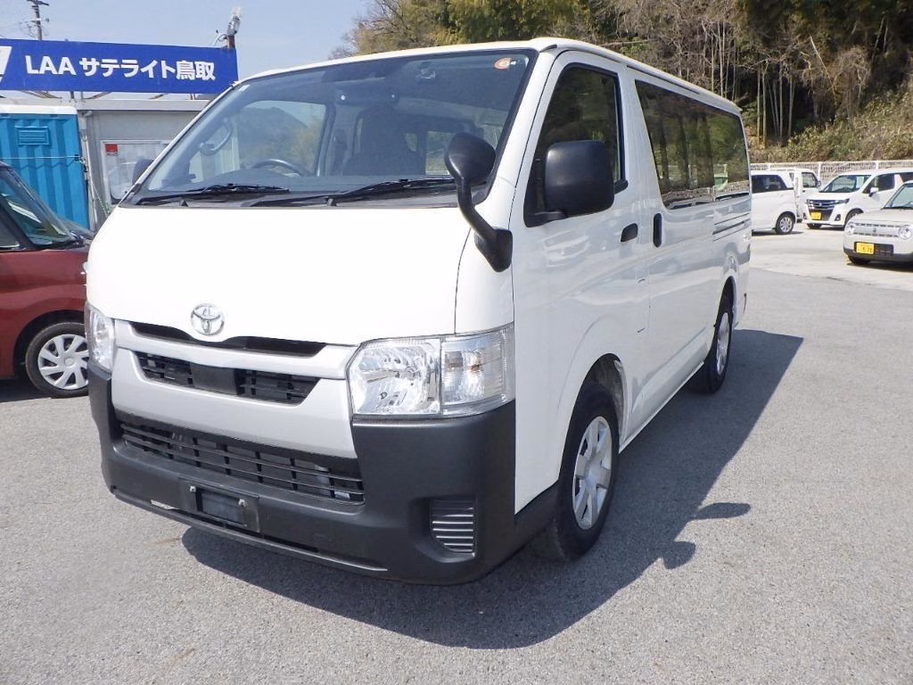 TOYOTA REGIUS ACE