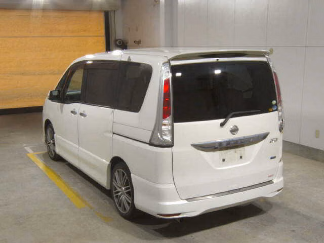 NISSAN SERENA