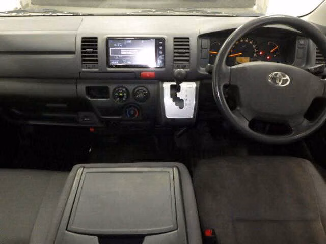 TOYOTA REGIUS ACE