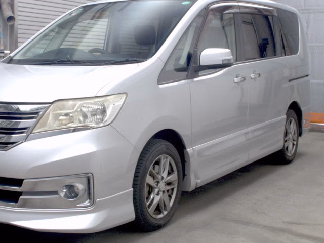 NISSAN SERENA