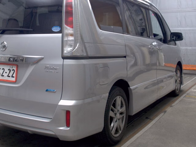 NISSAN SERENA