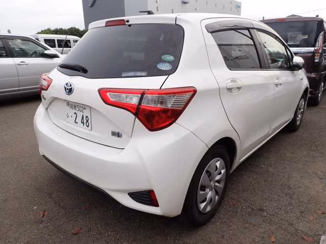 TOYOTA VITZ