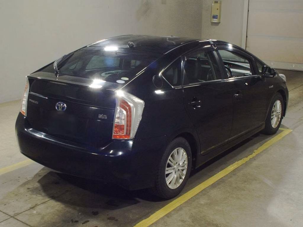 TOYOTA PRIUS