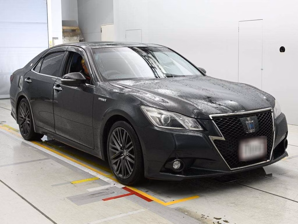 TOYOTA CROWN