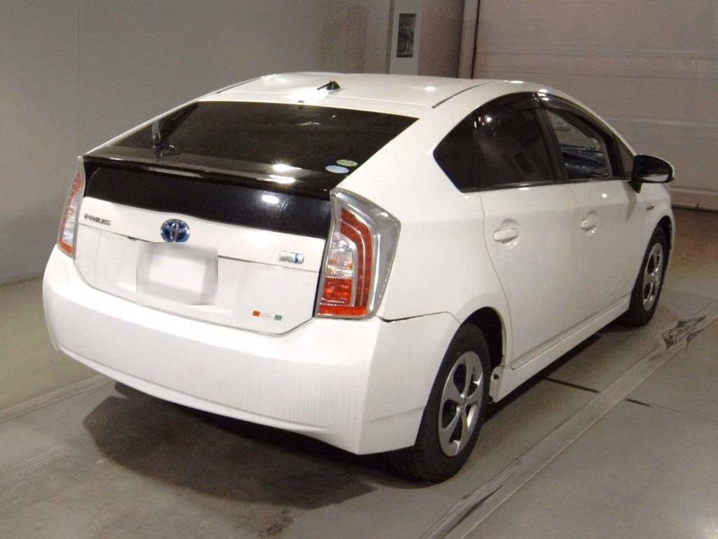 TOYOTA PRIUS