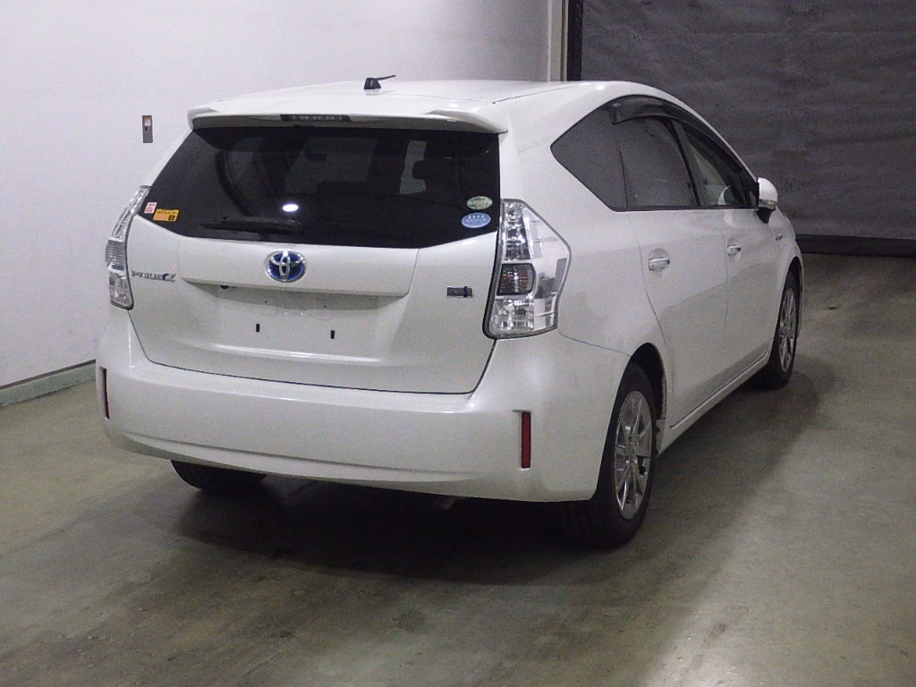TOYOTA PRIUS ALPHA