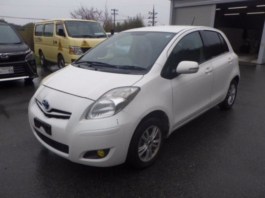 TOYOTA VITZ