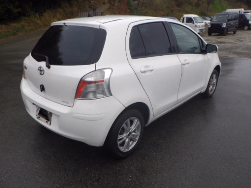 TOYOTA VITZ
