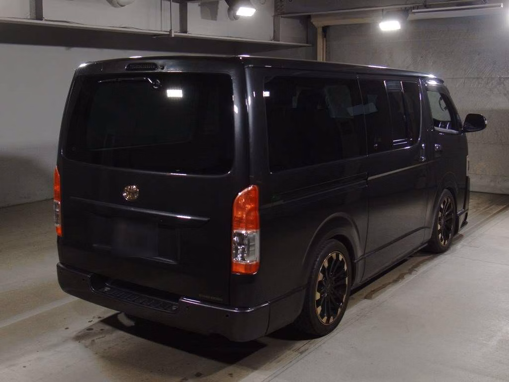 TOYOTA REGIUS ACE