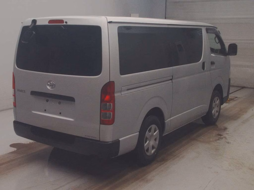 TOYOTA REGIUS ACE