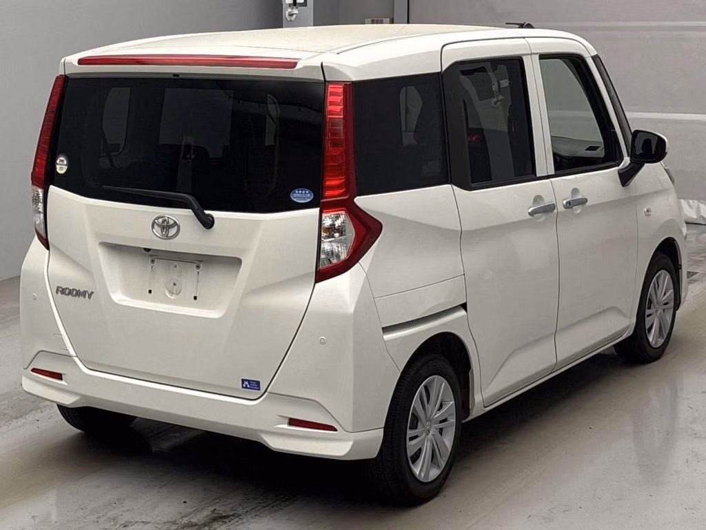 TOYOTA ROOMY