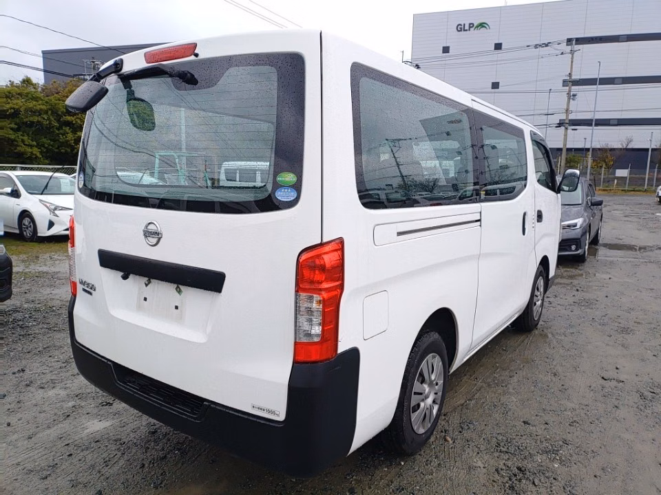 NISSAN NV350 CARAVAN