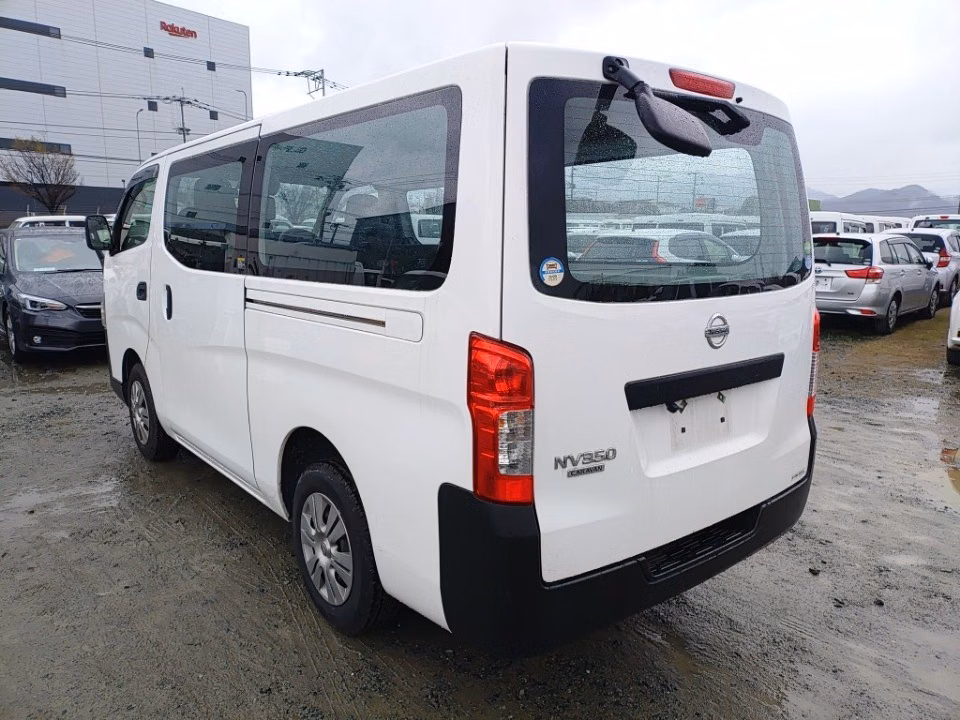 NISSAN NV350 CARAVAN