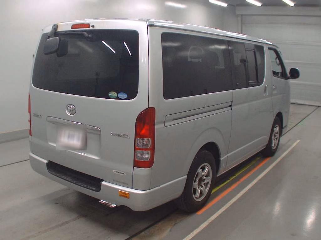 TOYOTA REGIUS ACE