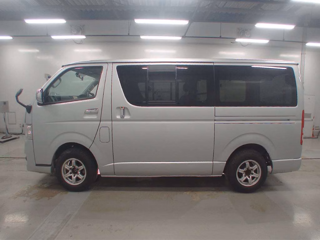 TOYOTA REGIUS ACE