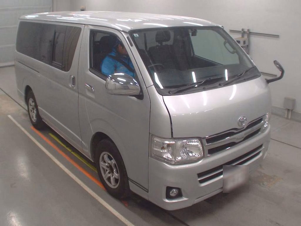TOYOTA REGIUS ACE